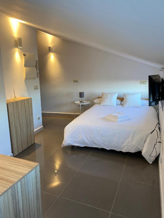 Apartamentos Fuente Arriba Poyales Del Hoyo Bagian luar foto